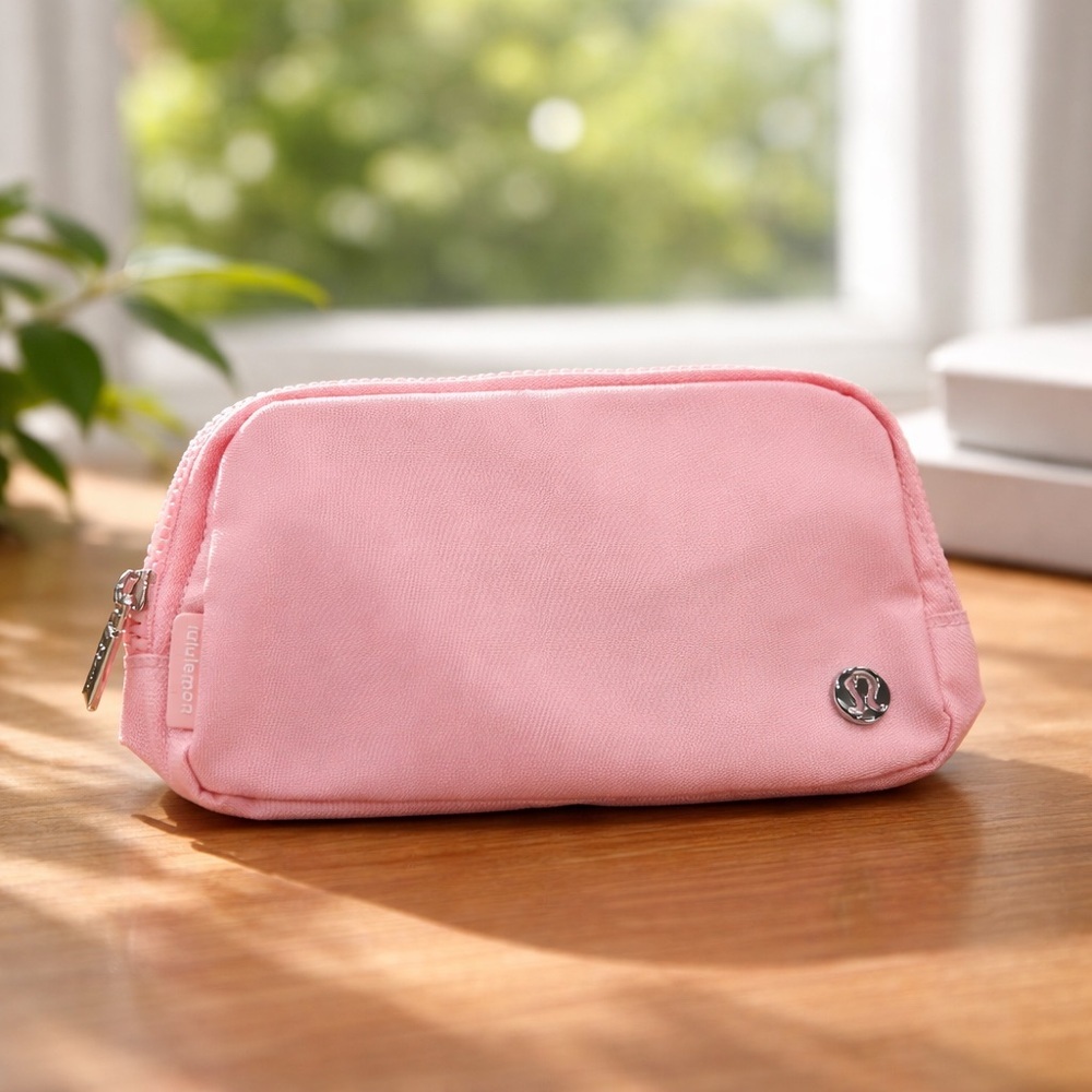 Lululemon Everywhere Belt Bag 1L